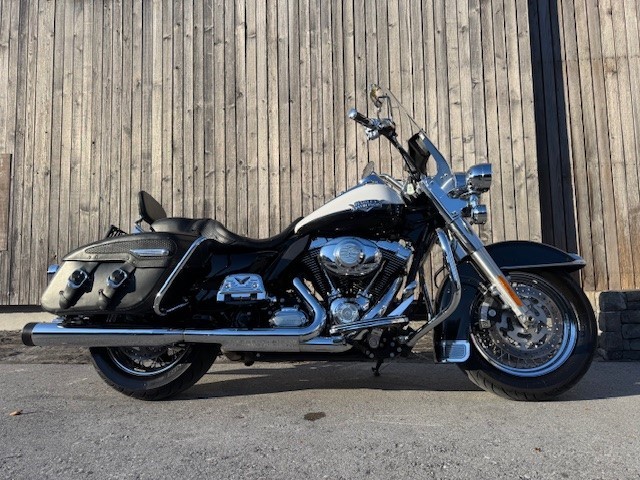 Harley Davidson FLHRC Road King Classic